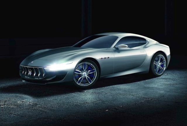 Maserati Alfieri Concept ön üç çeyrek görünümü
