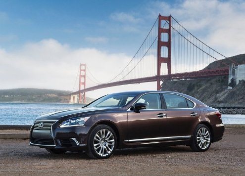 Lexus LS 600h L ön üç çeyrek görünümü