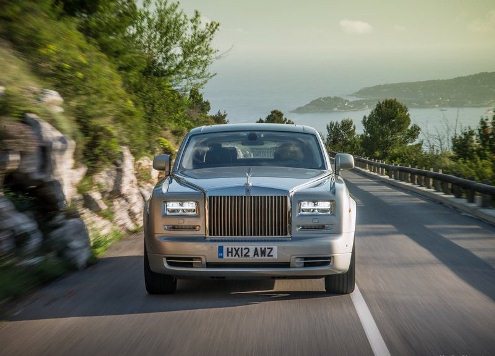 Phantom Series II yolda önden görünüm