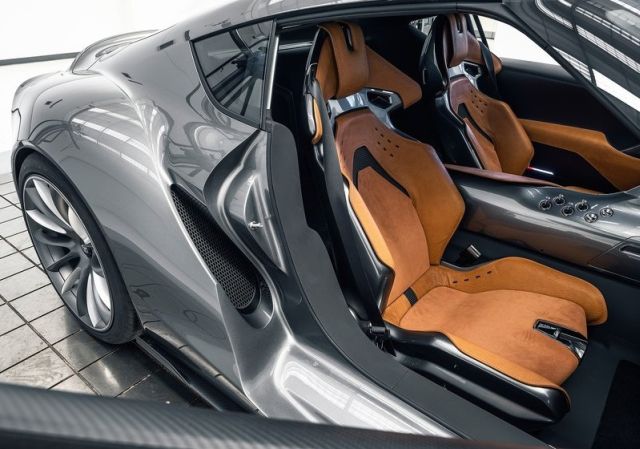 FT-1 Graphite koltuk ve orta konsol tasarımı