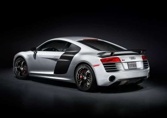 Audi R8 competition arkadan üç çeyrek görünüm