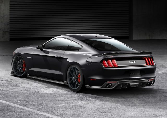 Hennessey HPE700 Mustang GT arka üç çeyrek görünümü
