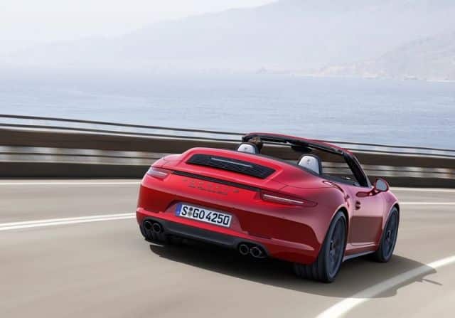Porsche 911 Carrera GTS coupe gövde görünümü