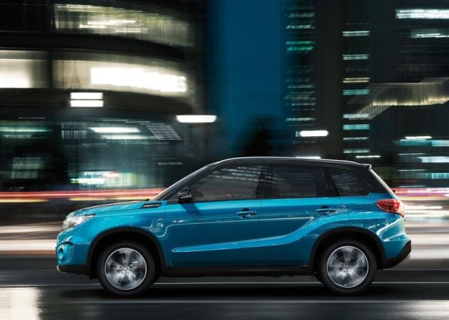 Vitara hareket halinde yan görünümü