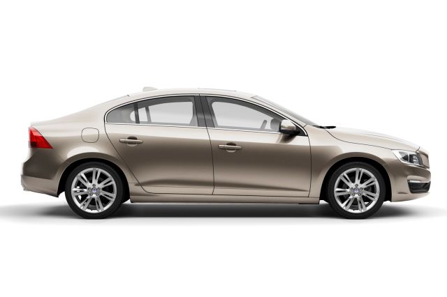 Volvo sedan kabin ve gösterge paneli görünümü
