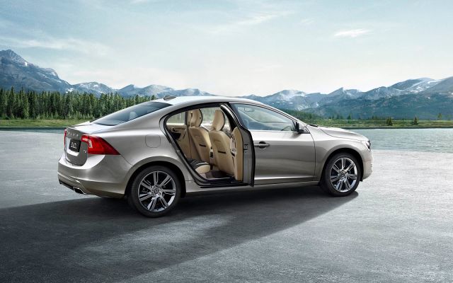 2015 Volvo S60L otomobil arşiv görseli