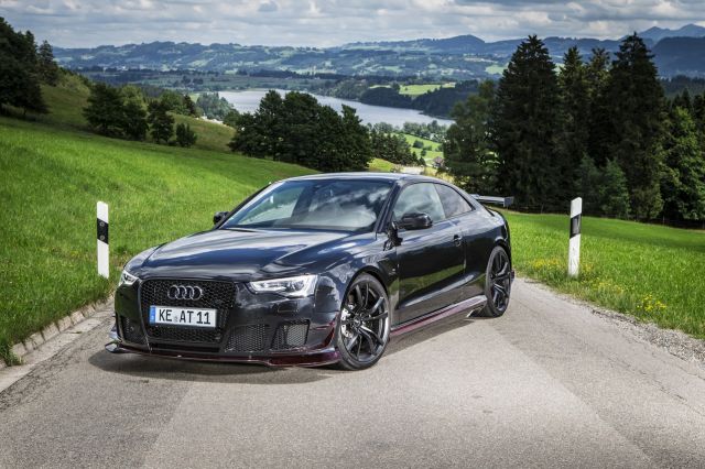 Audi RS5-R ABT siyah gövde ve karbon ön bölüm