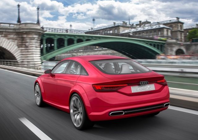 Audi TT Sportback konsept hareket halinde arka görünüm