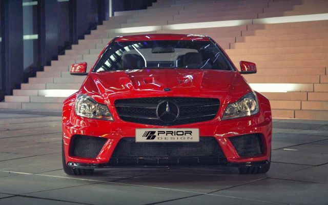 Prior Design gövde kitli C-Class Coupe doğrudan ön görünümü