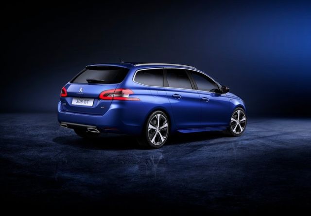 308 GT SW koyu fonda arka görünüm