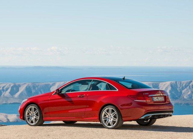 Mercedes-Benz E-Class Coupe arka görünüm