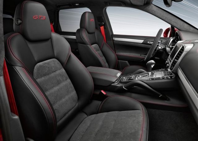 Porsche Cayenne GTS deri ve Alcantara iç mekan