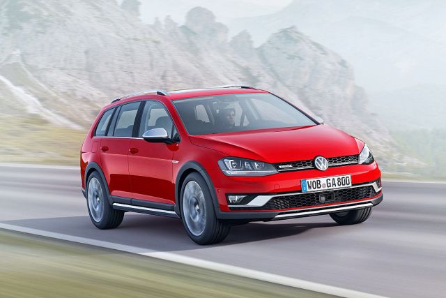 Golf Alltrack arka üç çeyrek görünümü