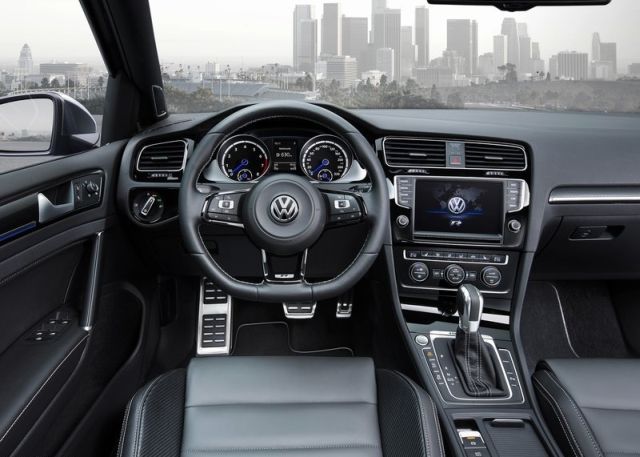 Golf R Variant bagaj kapağı ve arka görünüm