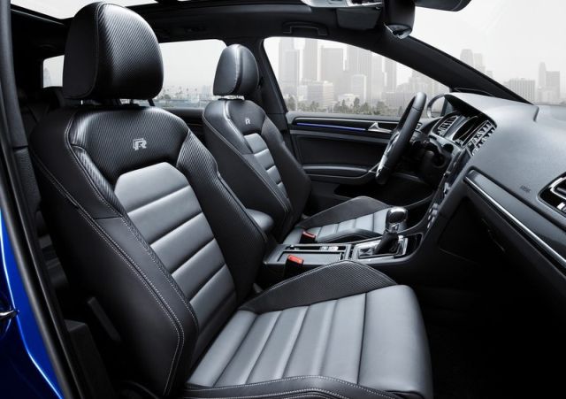 Golf R Variant açık bagaj bölümü