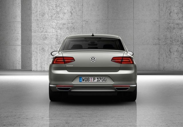 Volkswagen Passat B8 sedan arkadan görünümü