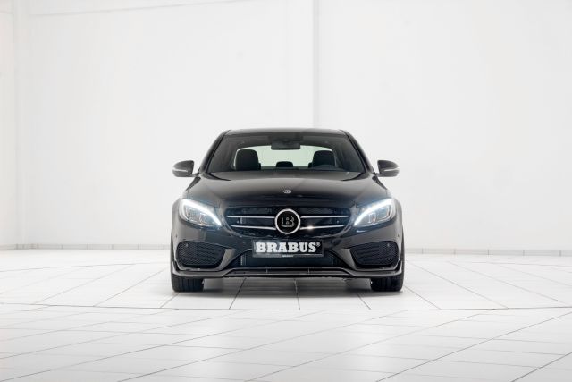 BRABUS W205 C-Class ön çapraz görünümü