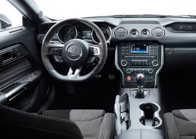 Shelby GT350 motor bölmesi