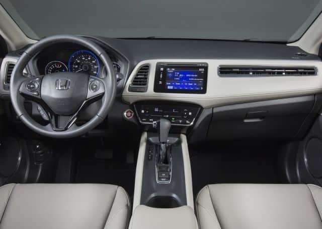 Honda HR-V gösterge paneli ve orta konsolu