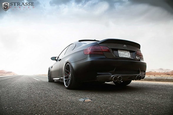 Frozen Black BMW E92 M3 arka alt açı