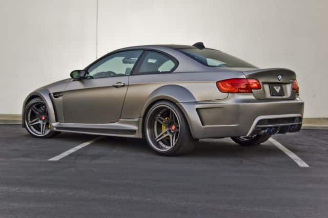 Vorsteiner GTRS3 gerçek araç arka üç çeyrek görünümü