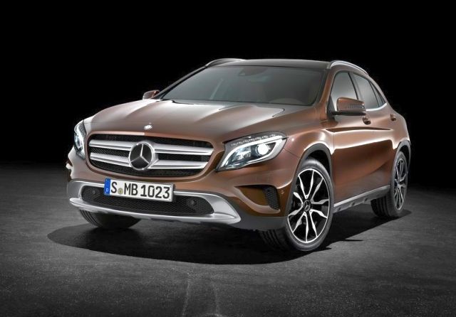 GLA ön tasarımı ve Mercedes yıldızlı ızgara