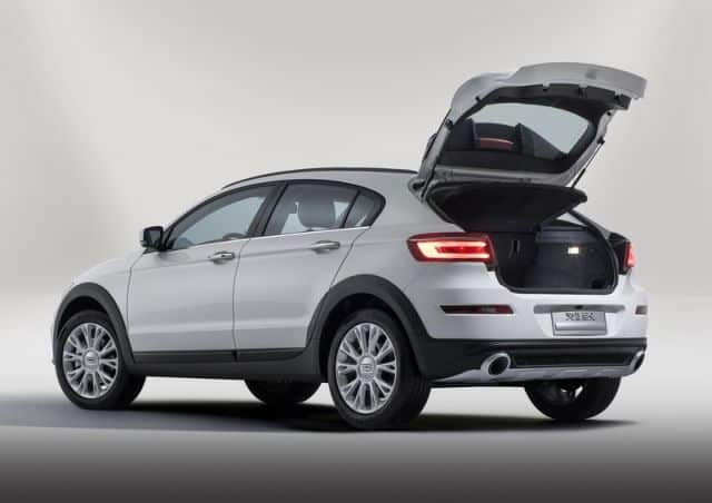 Qoros City SUV arka üç çeyrek görünüm