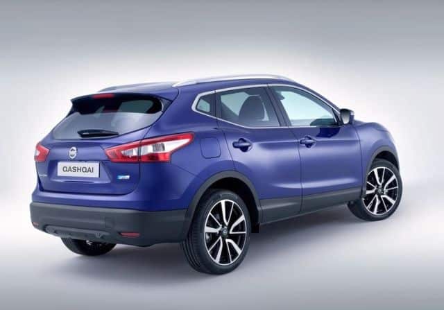 Mavi Nissan Qashqai arka görünüm