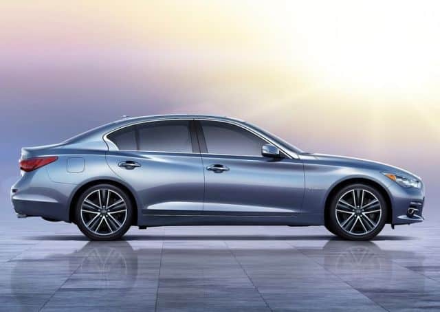 Infiniti Q50 yan profil ve sedan gövde oranları