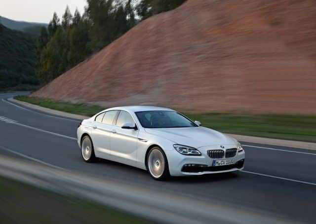 BMW 650i Gran Coupe yolda ön üç çeyrek görünüm