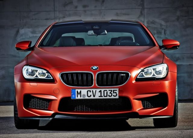 BMW M6 Coupe önden görünüm ve LED farlar