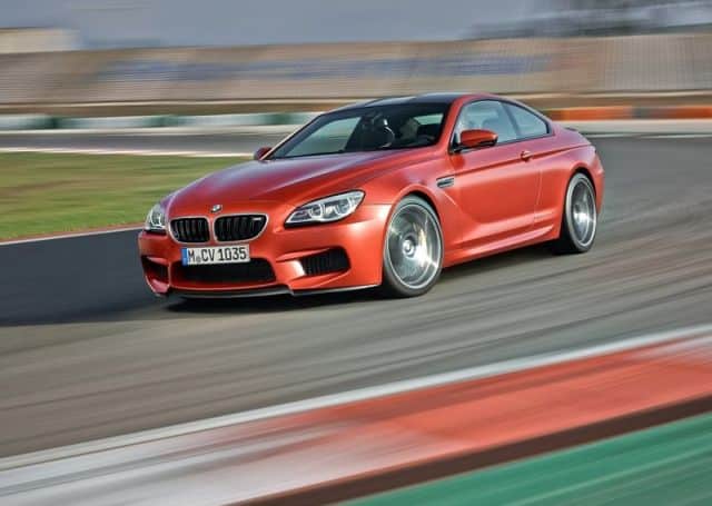 2015 BMW M6 Coupe pistte ön üç çeyrek görünüm