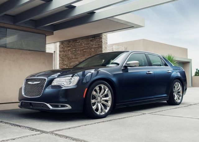 Chrysler 300C sol ön görünümü