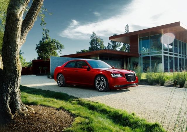2015 Chrysler 300S dış tasarım arşiv görünümü