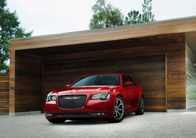 Chrysler 300S siyah dış tasarım ayrıntıları