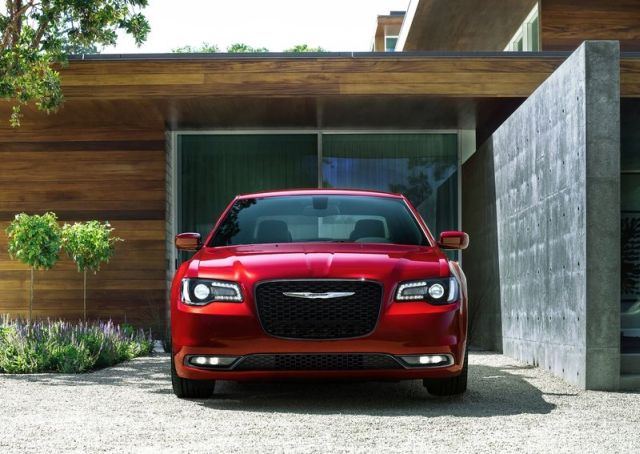 Chrysler 300S dış görünüm fotoğrafı