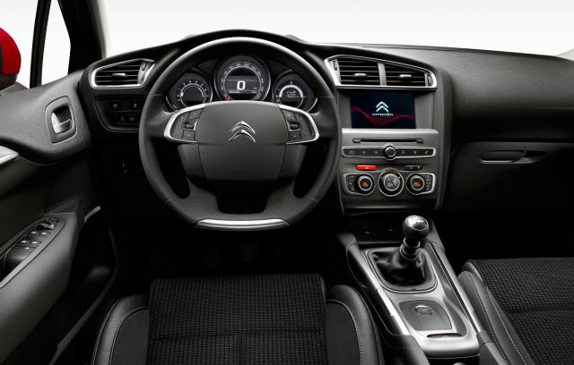 Citroen C4 Restyle direksiyon ve manuel vitesli ön konsol