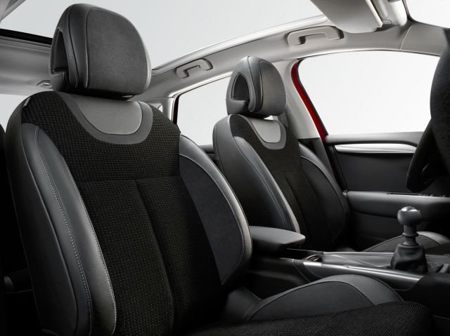 Citroen C4 Restyle ön koltuklar ve panoramik cam tavan