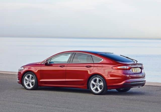 Ford Mondeo yan gövde çizgileri