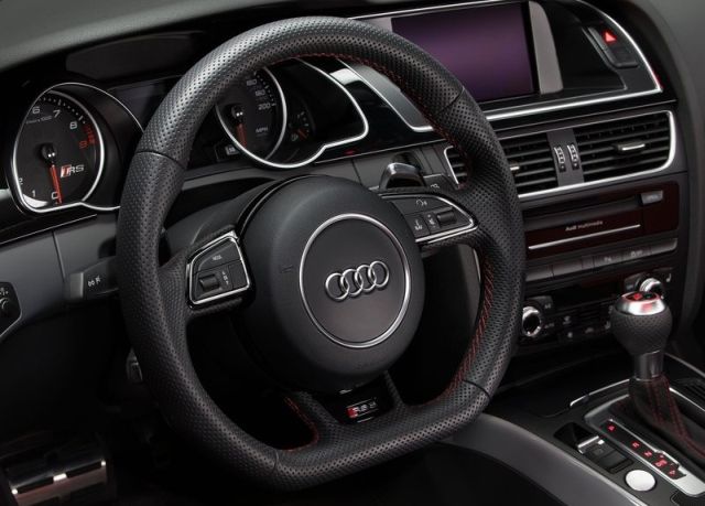 Audi RS 5 Sport Edition coupe yan profili