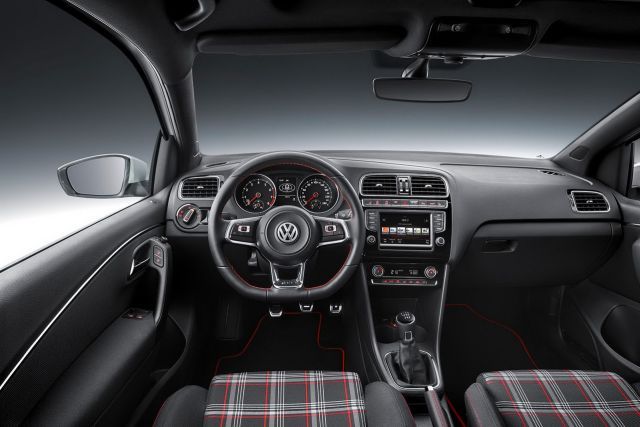 Polo GTI gösterge paneli direksiyon ve orta konsol