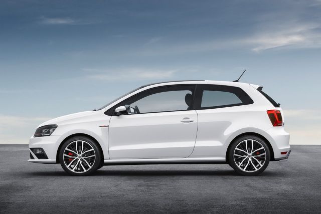 Beyaz üç kapılı Polo GTI yandan görünüm
