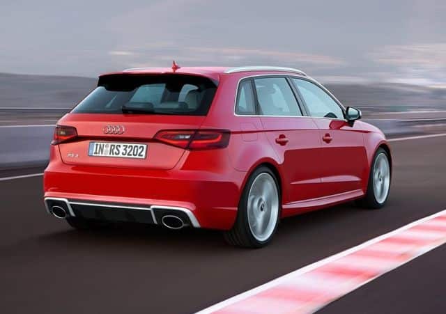 Audi RS 3 Sportback yandan ön görünüm