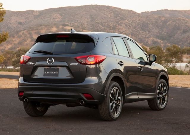 2016 Mazda CX-5 gri gövde arka çapraz görünümü