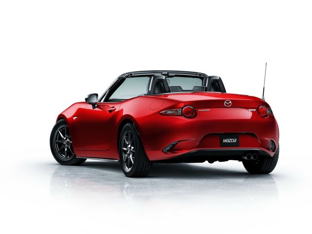 Mazda MX-5 manuel açılır kumaş tavan