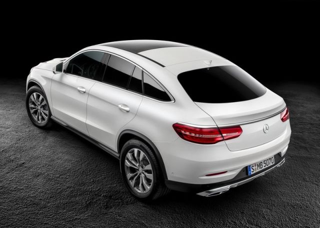 2016 Mercedes-Benz GLE Coupe önden üç çeyrek görünüm