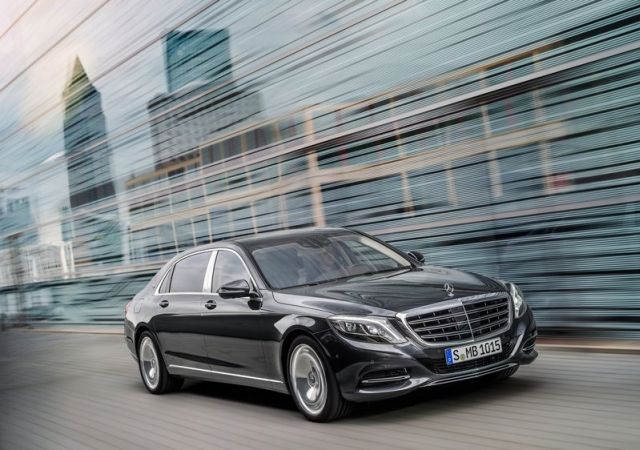 Mercedes-Maybach S600 arka çapraz görünüm