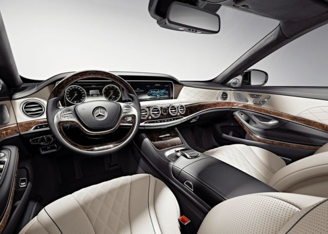 Mercedes-Maybach S600 arka koltuk bölümü