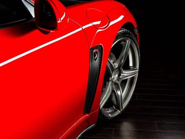 Porsche 911 TopCar ön çamurluk karbon ayrıntısı