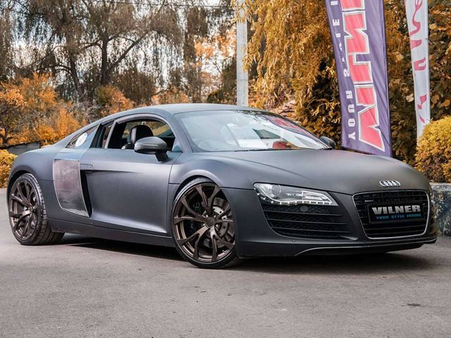 Vilner Audi R8 mat siyah gövde ve PUR jantlar